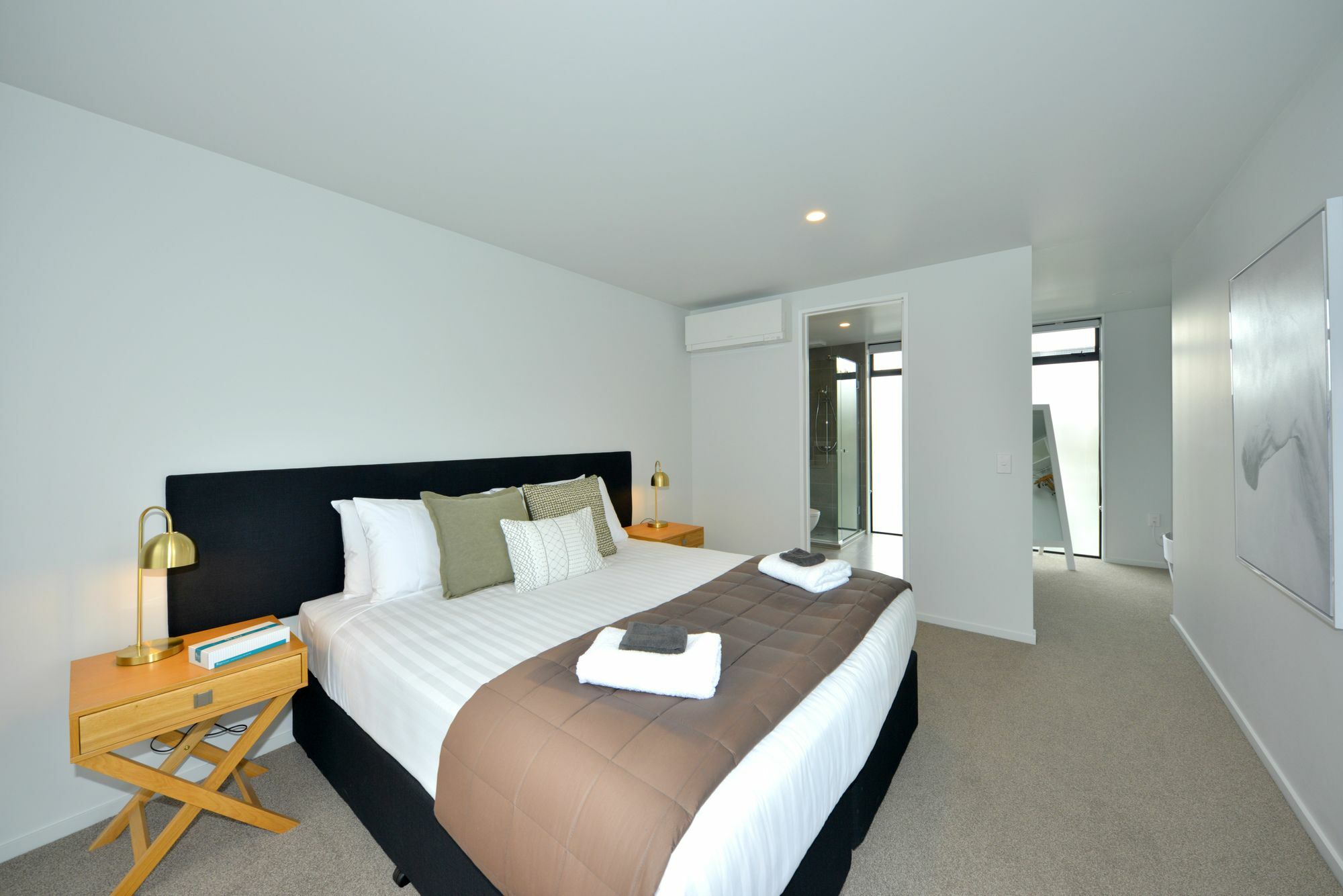 Peterborough Apartments Крайстчёрч Экстерьер фото