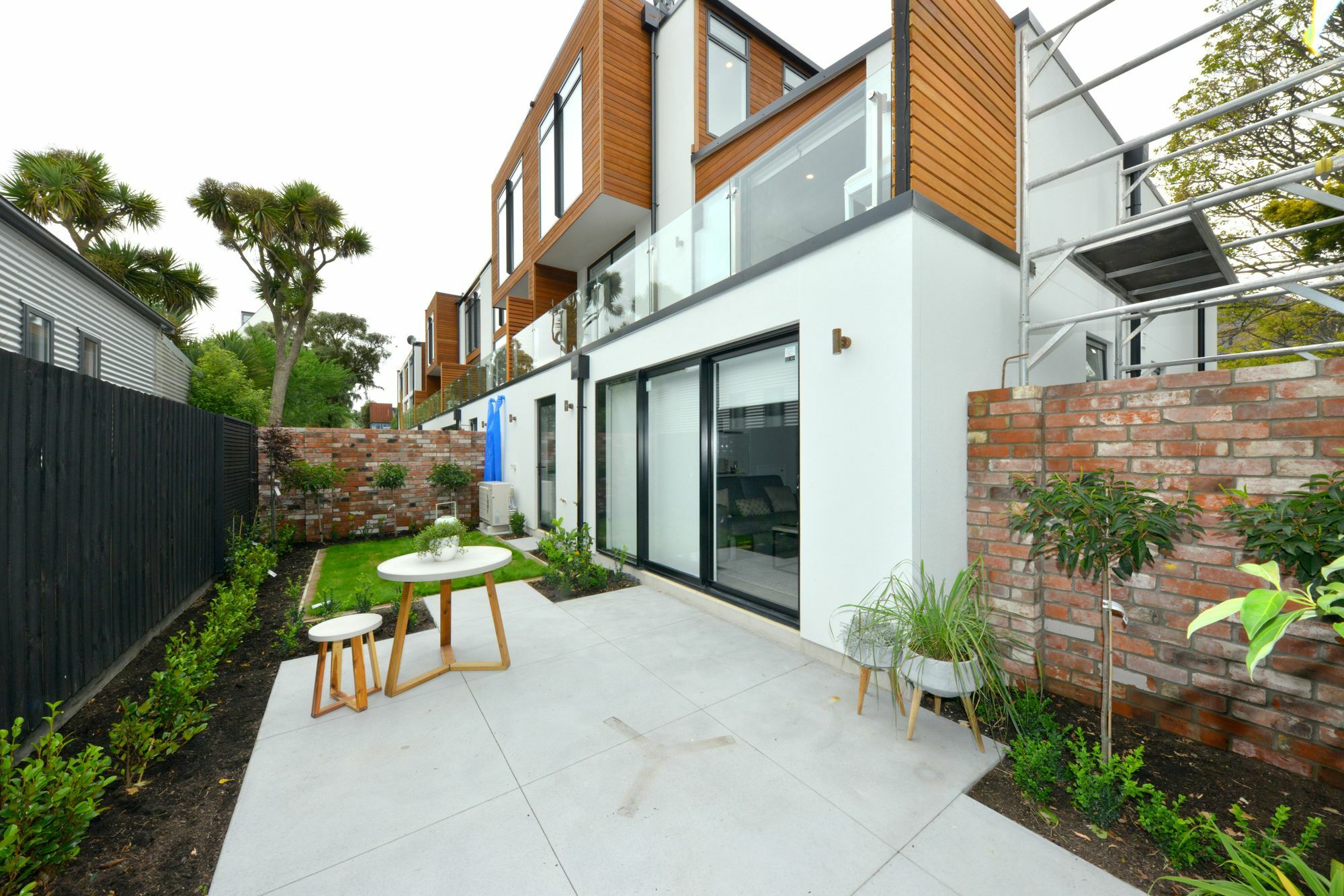 Peterborough Apartments Крайстчёрч Экстерьер фото